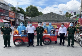 CÔNG TY GỖ ĐỨC THÀNH trao tặng 2 xe phun khử khuẩn cho quận Gò Vấp