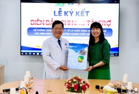 BÀ LÊ HẢI LIỄU TRAO TẶNG HỆ THỐNG SOI ICG CHO BV UNG BƯỚU TP.HCM