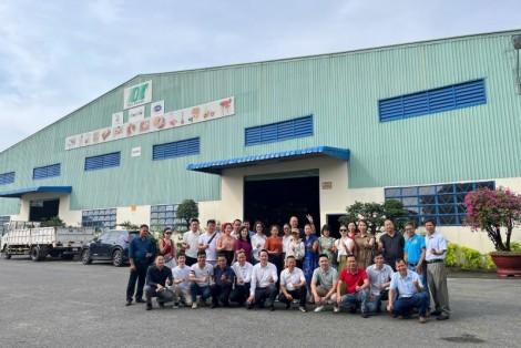GỖ ĐỨC THÀNH ĐÓN TIẾP CHI HỘI GỖ DÁN VIỆT NAM: MỞ RA NHỮNG CƠ HỘI HỢP TÁC ĐẦY TRIỂN VỌNG